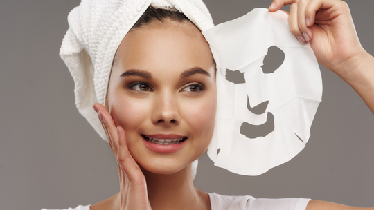 Schluss mit Falten und Unreinheiten: Wie Gesichtsmasken helfen