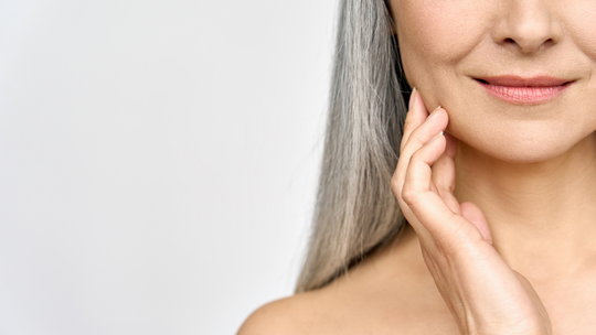 Hautverjüngung: Kann dir Retinol Serum wirklich helfen?