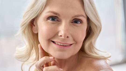 Hyaluron Serum: Hochwertige Hautpflege für ein jugendliches Aussehen