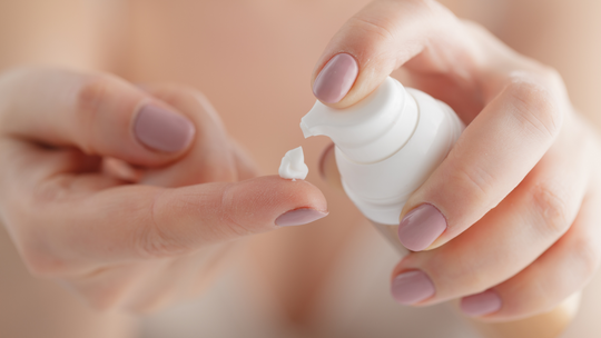 Die Bedeutung von Patch-Tests: Wie du neue Produkte sicher für sensible Haut testen kannst